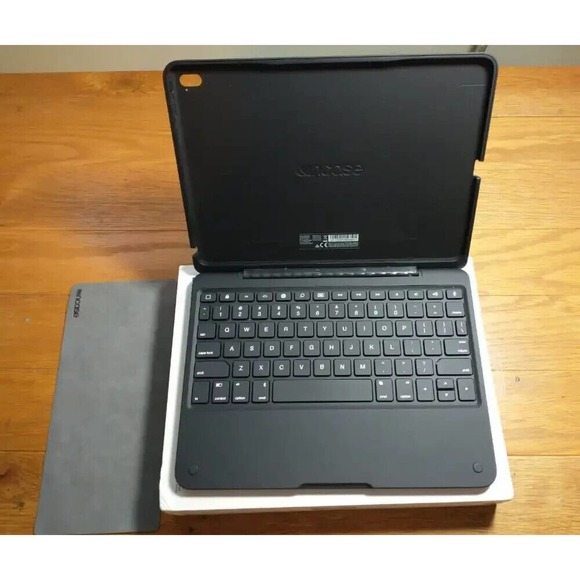 Incase Bluetooth Folding Keyboard Case -iPad Mini 4 - Picture 3 of 5